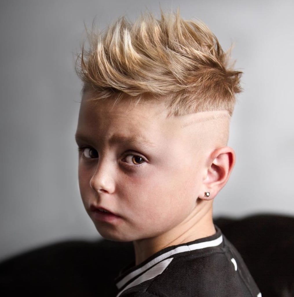 Short hair fade haircut for boys