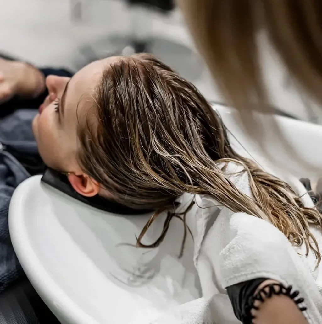 washing out toner with clarifying shampoo